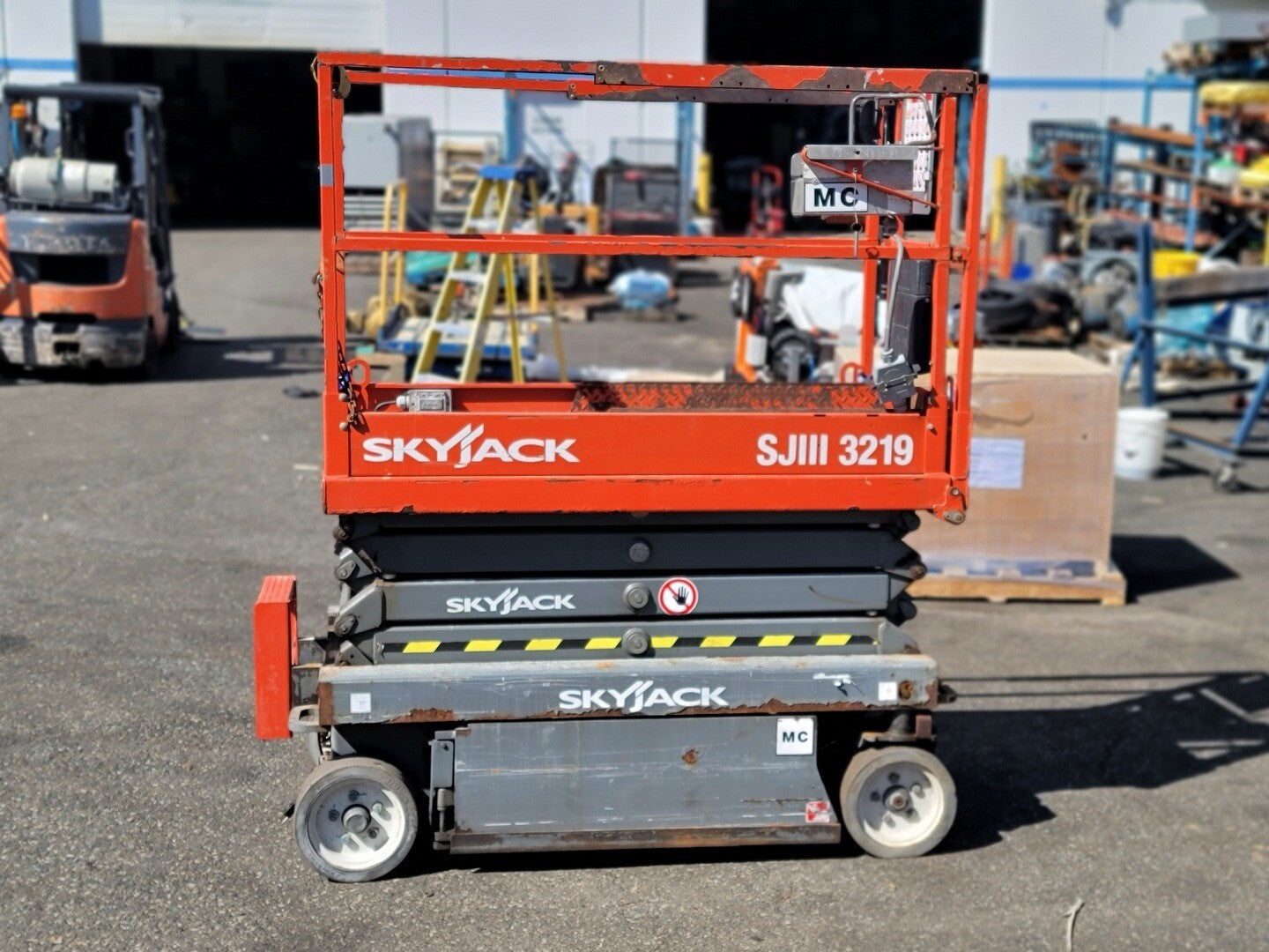 SKYJACK Electric Scissor Lift SJIII-3219