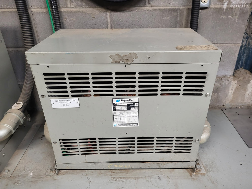 MAGNETEK 30 kVA Transformer, 600 pri. volts, 208Y/120 sec. volts 5H3-30CR-3C