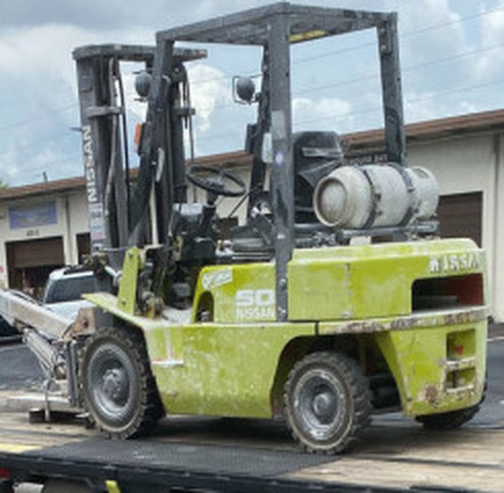 NISSAN 5,000 lb Forklift CPJO2A25V