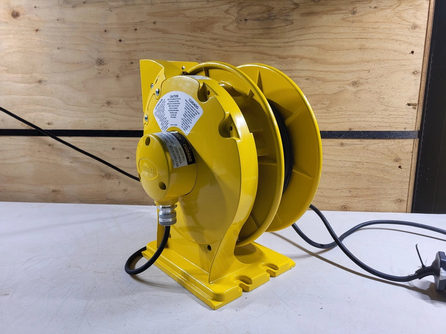 Yellow Industrial Reel with LED Lamp, UL Type 1, 45 Ft, #16/3 SJO, 10 A,  125 VAC, HBLI45163LEDY