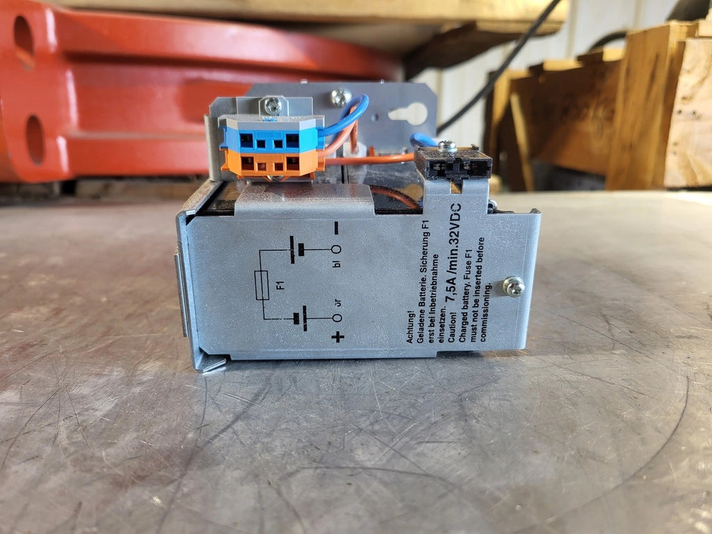 SIEMENS 24 Volts, 6 Amp, 12 AH Battery Module 6EP1935-6MC01