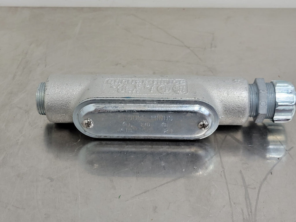 CROUSE-HINDS 3/4" C27 Conduit Body w/ Conduit Fitting